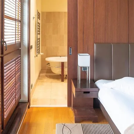 1898 Apart Otel Varşova