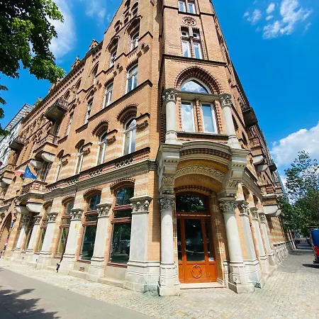1898 4* Warsaw