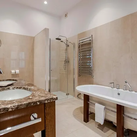 Apart Otel 1898 Varşova