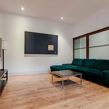 1898 Apart Otel Varşova