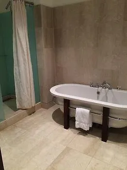 1898 Apart Otel Varşova